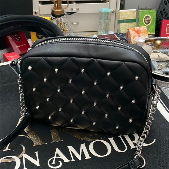 @Zambaka✨Rebecca Minkoff Black Quilted Silver Studded Crossbody Bag✨NWT - Picture 3 of 9
